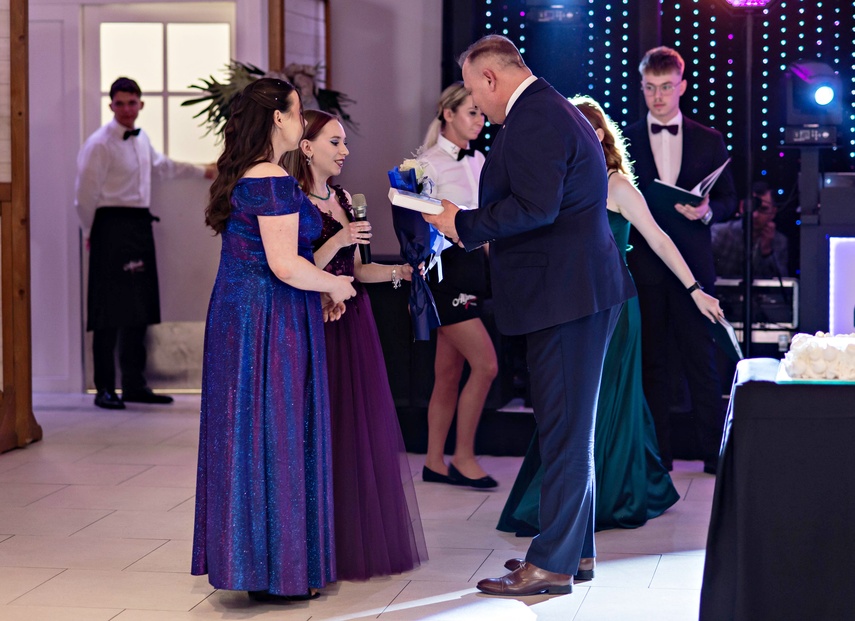 Wyjątkowy wieczór. Studniówka ZSM zdjęcie nr 343026