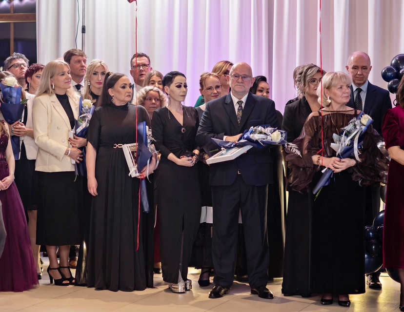 Wyjątkowy wieczór. Studniówka ZSM zdjęcie nr 343033