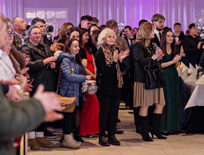 Wyjątkowy wieczór. Studniówka ZSM zdjęcie nr 343034