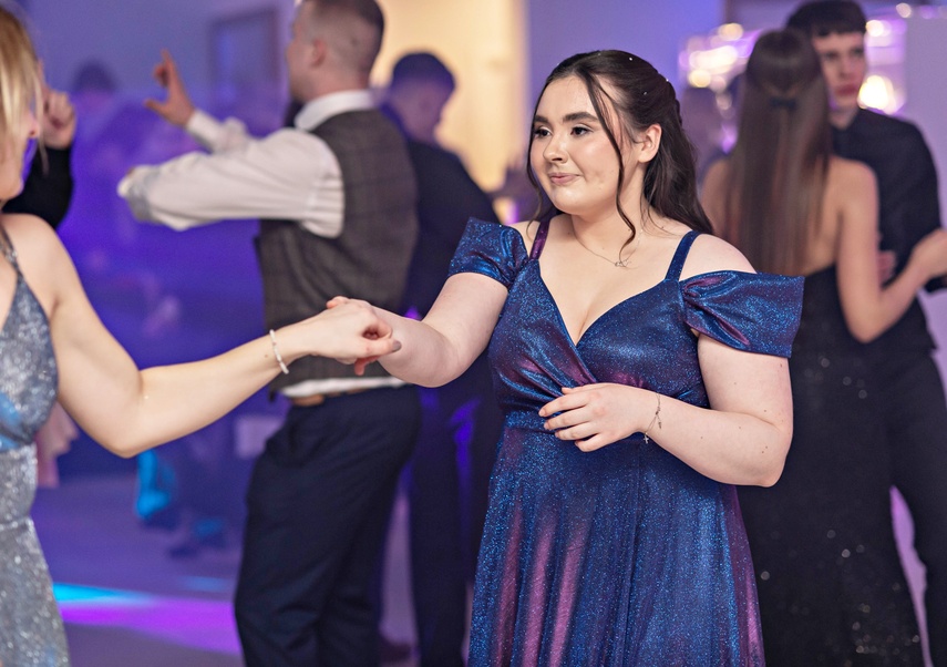 Wyjątkowy wieczór. Studniówka ZSM zdjęcie nr 343122