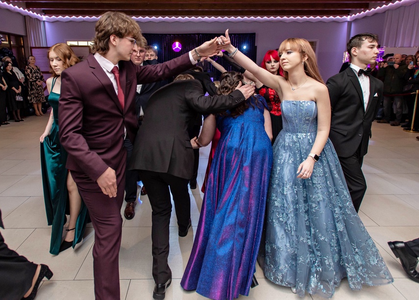 Wyjątkowy wieczór. Studniówka ZSM zdjęcie nr 343009