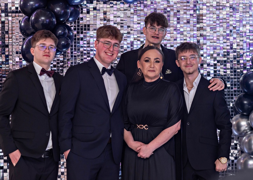 Wyjątkowy wieczór. Studniówka ZSM zdjęcie nr 343068