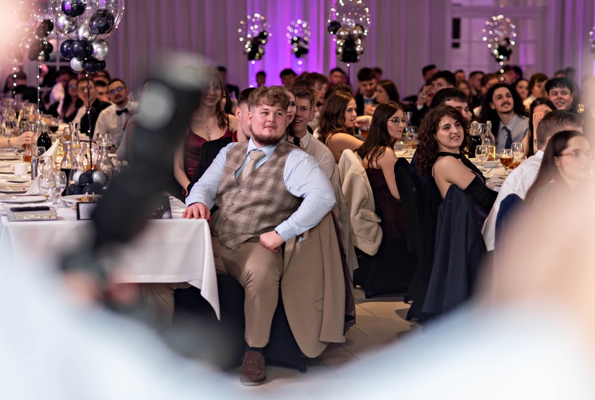 Wyjątkowy wieczór. Studniówka ZSM zdjęcie nr 343126