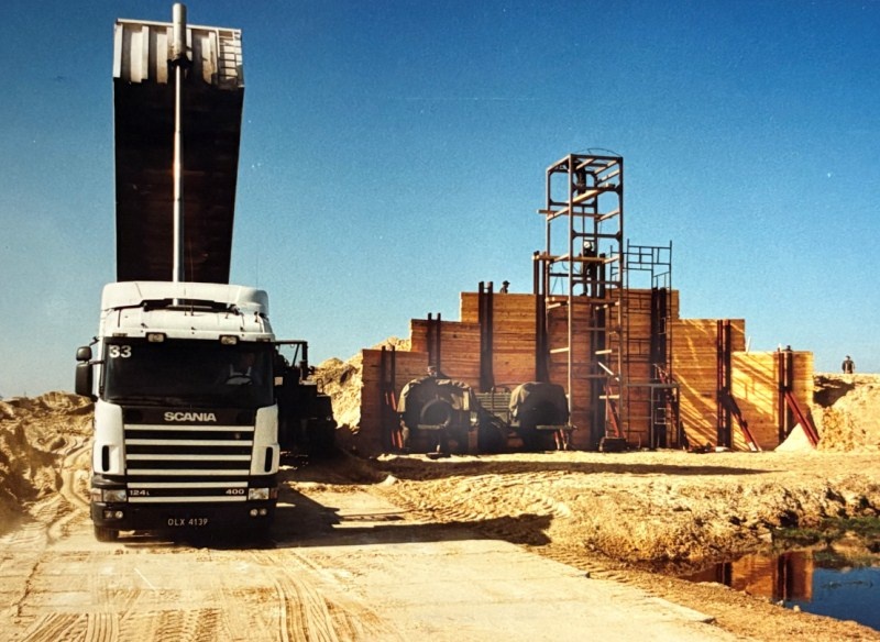 Tak wyglądało wnętrze kopca podczas budowy