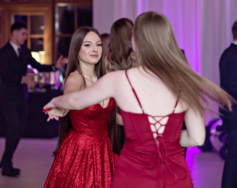 "Jest energia na dobrą imprezę!" Studniówka ZSEiO zdjęcie nr 343770