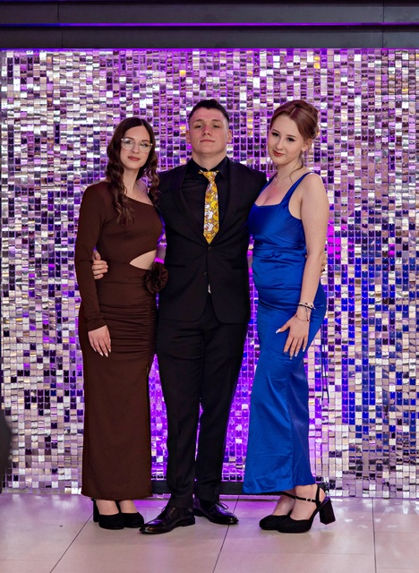 "Jest energia na dobrą imprezę!" Studniówka ZSEiO zdjęcie nr 343759