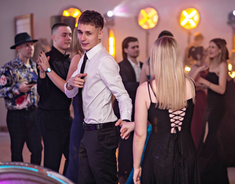 "Jest energia na dobrą imprezę!" Studniówka ZSEiO zdjęcie nr 343790