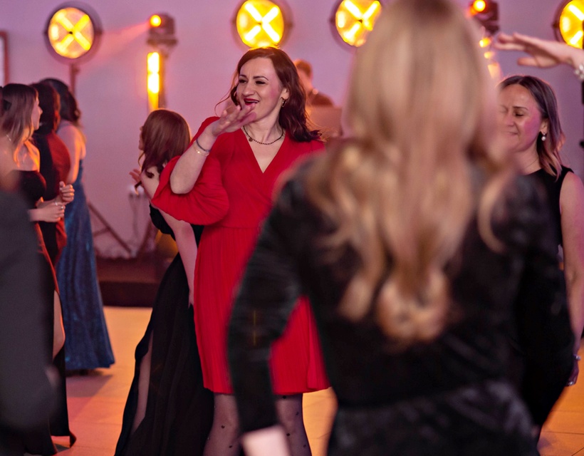 "Jest energia na dobrą imprezę!" Studniówka ZSEiO zdjęcie nr 343783