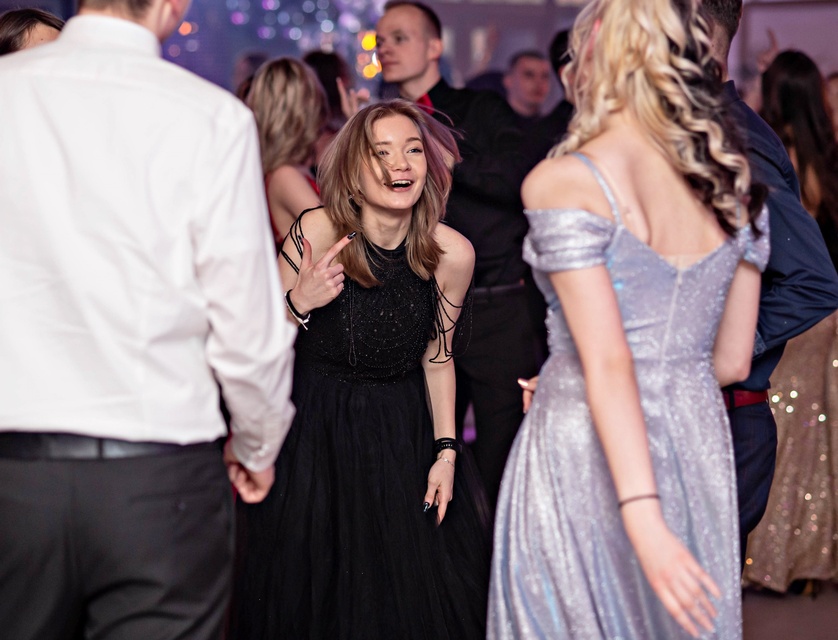 "Jest energia na dobrą imprezę!" Studniówka ZSEiO zdjęcie nr 343791