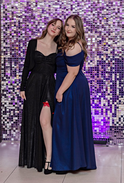 "Jest energia na dobrą imprezę!" Studniówka ZSEiO zdjęcie nr 343750