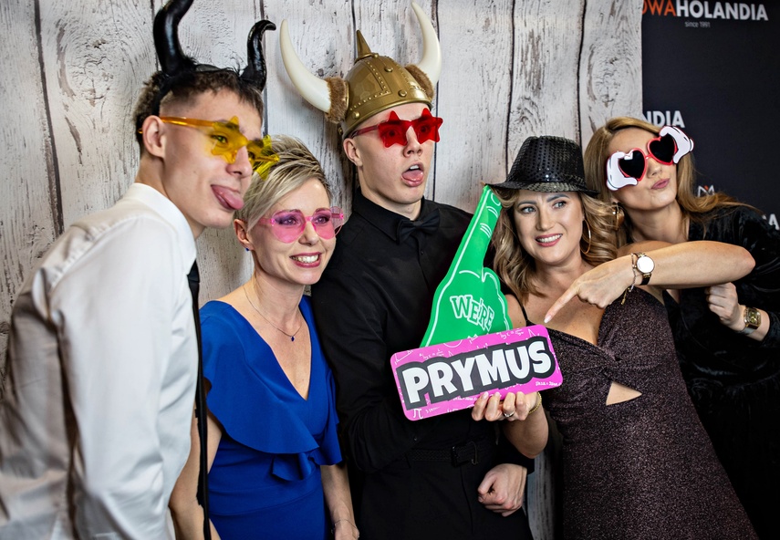 "Jest energia na dobrą imprezę!" Studniówka ZSEiO zdjęcie nr 343837