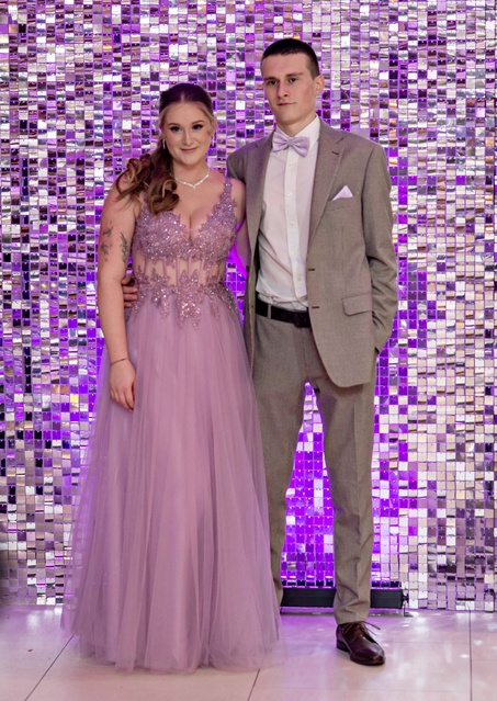 "Jest energia na dobrą imprezę!" Studniówka ZSEiO zdjęcie nr 343760