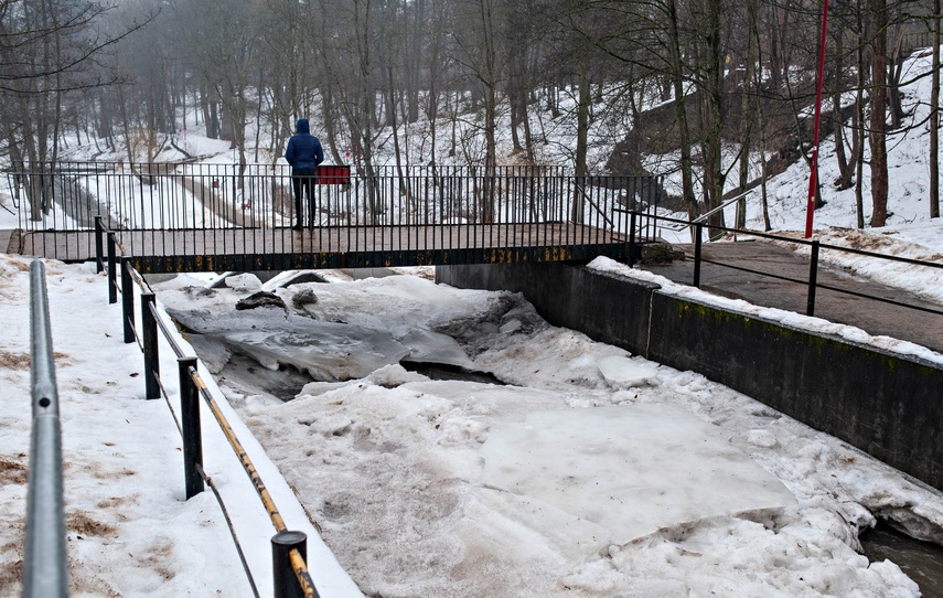Przybywa wody w Kumieli. Władze Elbląga apelują do mieszkańców zdjęcie nr 343912