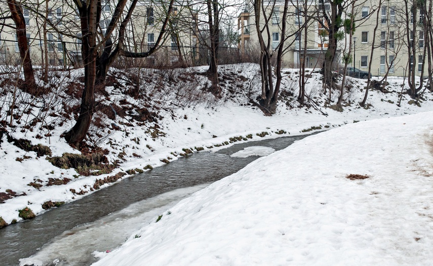 Przybywa wody w Kumieli. Władze Elbląga apelują do mieszkańców zdjęcie nr 343924