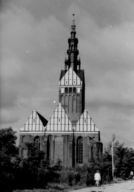 To się ogląda kościół pw. św. Mikołaja od strony 