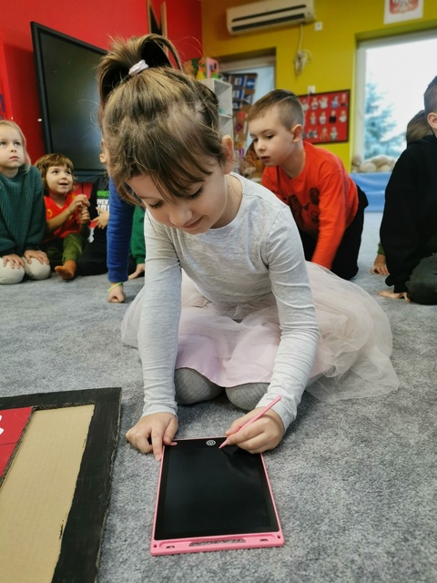 476,25 zł - tyle miesięcznie kosztuje teraz najlepsze niepubliczne przedszkole w Elblągu. Taniej nie zdjęcie nr 344007