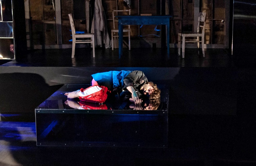 Raskolnikow zabija w teatrze zdjęcie nr 344149