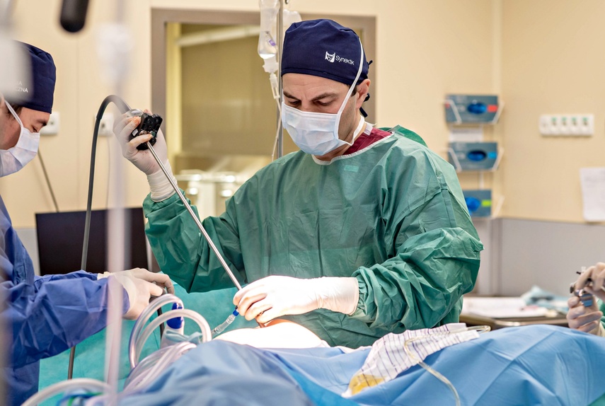 Elbląscy lekarze operują z robotem zdjęcie nr 344538