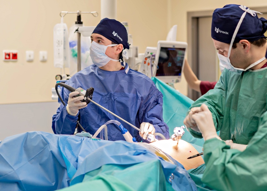 Elbląscy lekarze operują z robotem zdjęcie nr 344539