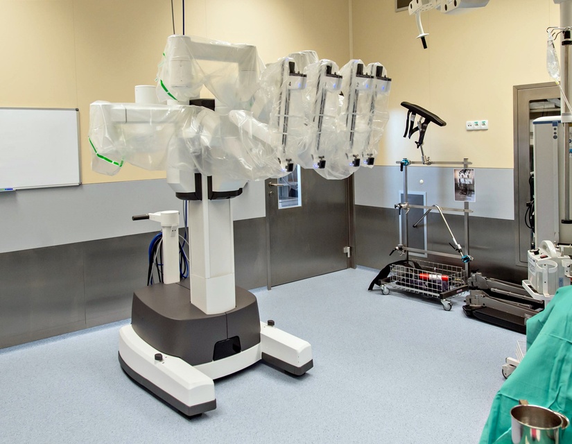Elbląscy lekarze operują z robotem zdjęcie nr 344533
