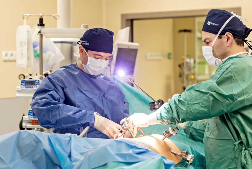 Elbląscy lekarze operują z robotem zdjęcie nr 344543