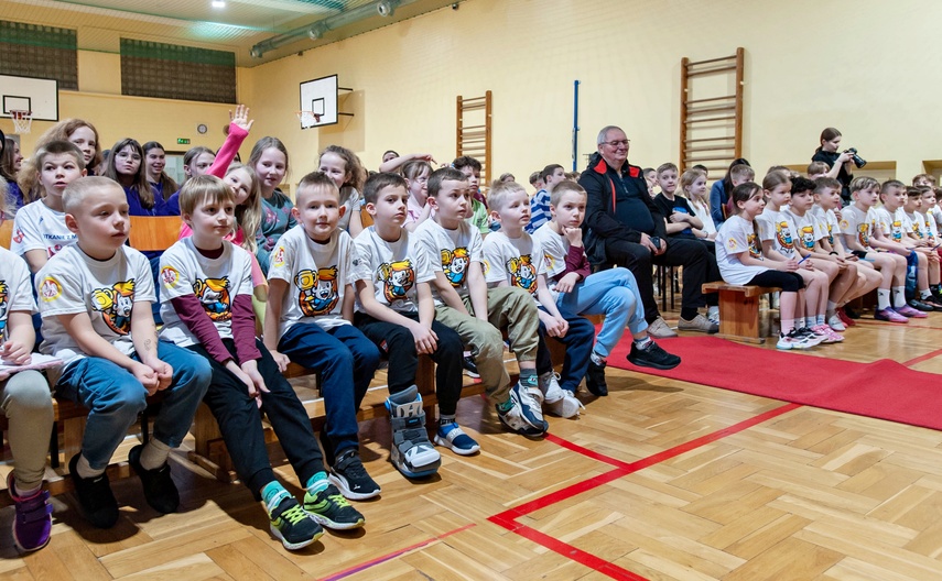 Olimpijczycy przepytani przez uczniów zdjęcie nr 344845