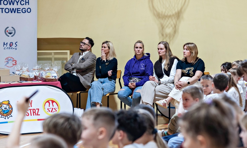 Olimpijczycy przepytani przez uczniów zdjęcie nr 344847