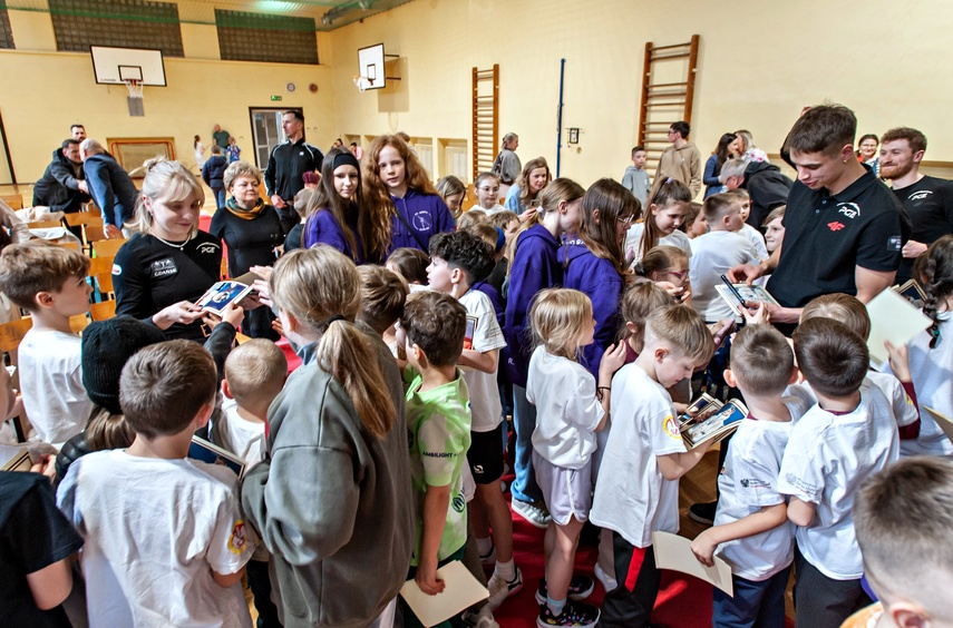 Olimpijczycy przepytani przez uczniów zdjęcie nr 344861