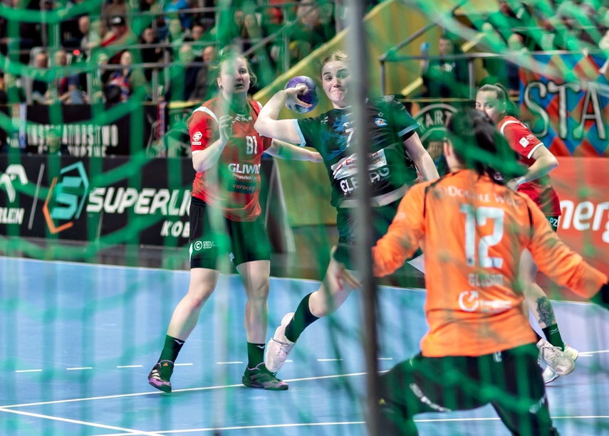 Start wraca na bezpieczną pozycję zdjęcie nr 344931