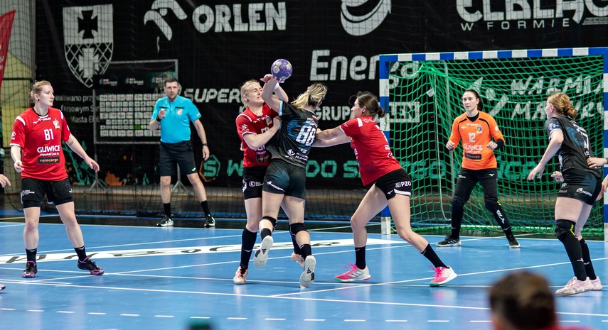 Start wraca na bezpieczną pozycję zdjęcie nr 344932