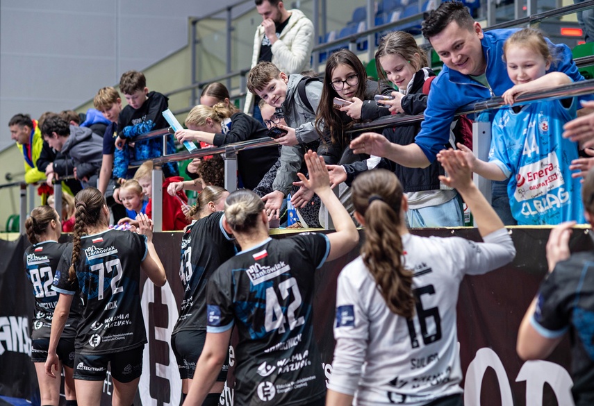 Start wraca na bezpieczną pozycję zdjęcie nr 344953