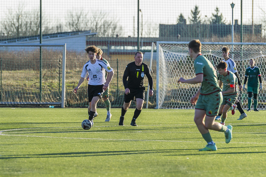 Juniorzy piszą historię Dębu zdjęcie nr 344955