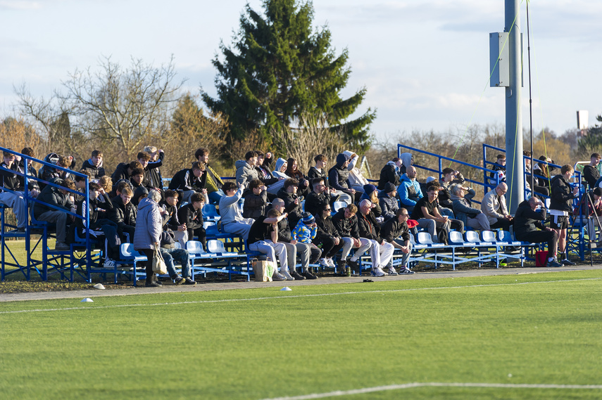 Juniorzy piszą historię Dębu zdjęcie nr 344958