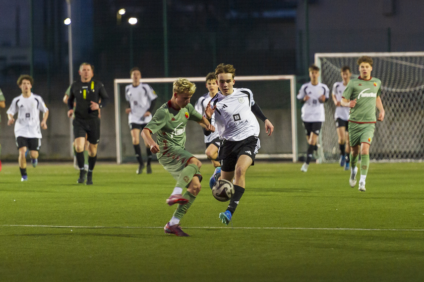 Juniorzy piszą historię Dębu zdjęcie nr 344985