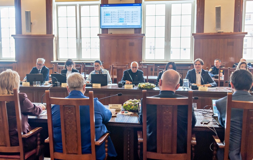 Sesja Rady Miejskiej. Czym zajmowali się radni zdjęcie nr 345110