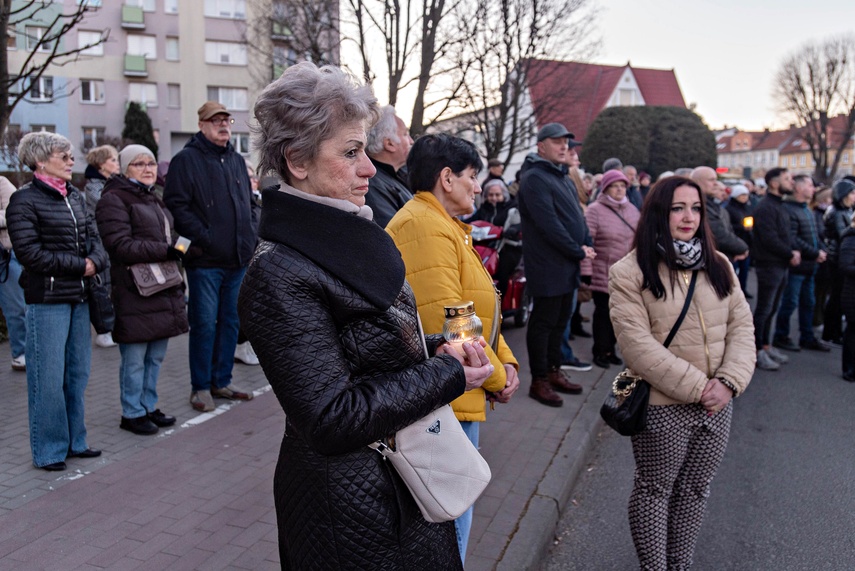 Wierni przeszli przez miasto zdjęcie nr 345694