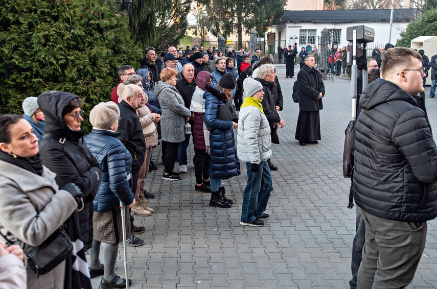 Wierni przeszli przez miasto zdjęcie nr 345679
