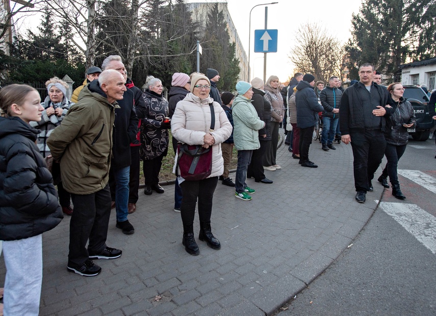 Wierni przeszli przez miasto zdjęcie nr 345683