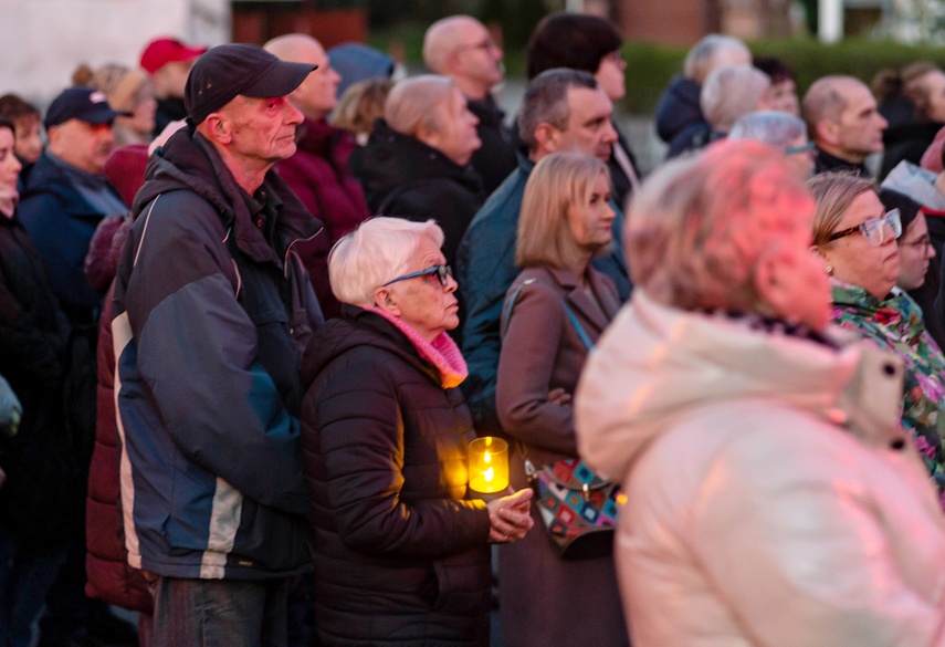 Wierni przeszli przez miasto zdjęcie nr 345728