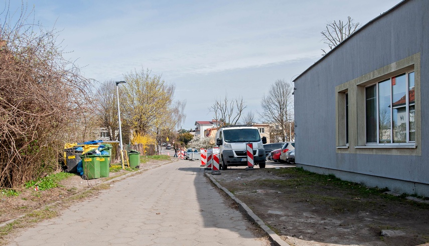 Przebudowują parking przy Bema zdjęcie nr 346032