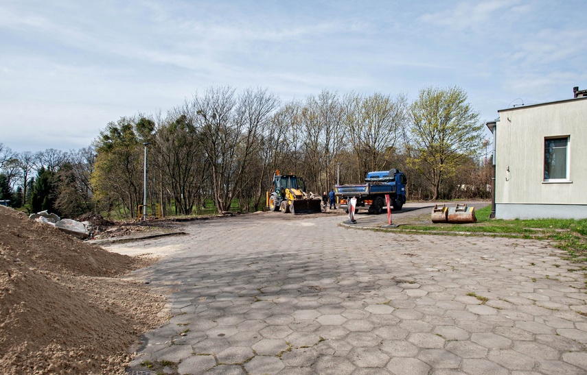 Przebudowują parking przy Bema zdjęcie nr 346037