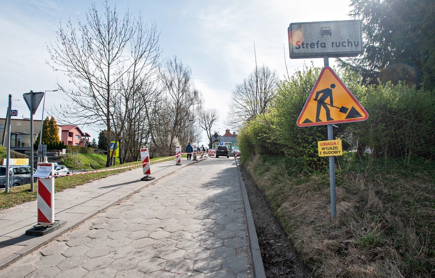 Przebudowują parking przy Bema zdjęcie nr 346028