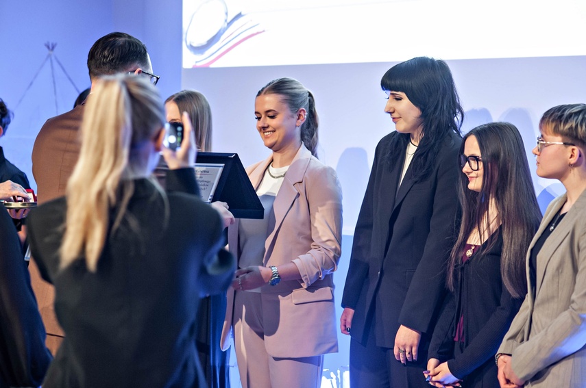 Warto pomagać zdjęcie nr 346064