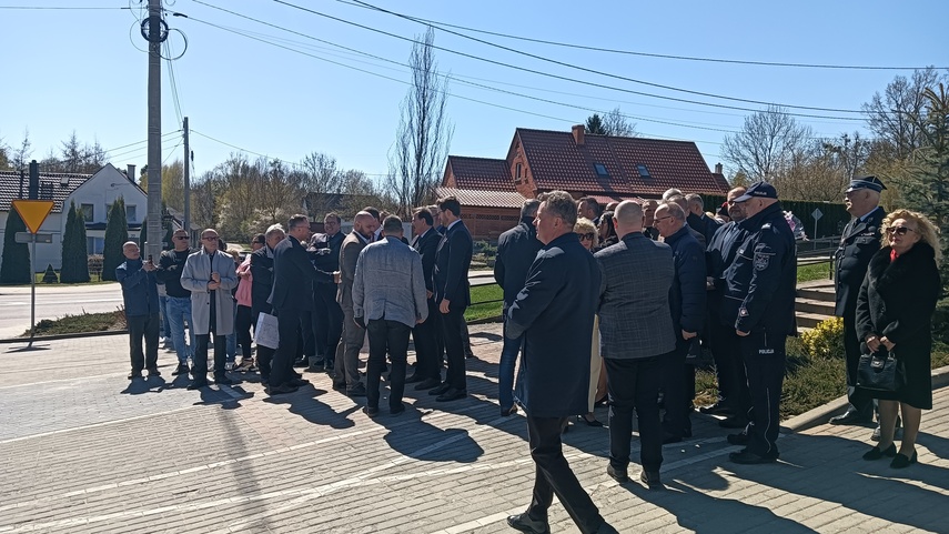 Urzędowe otwarcie z pompą  zdjęcie nr 346249