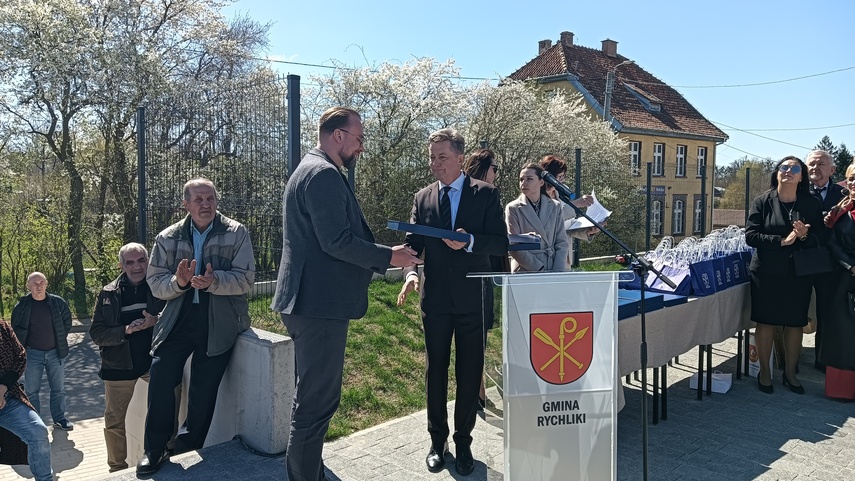 Urzędowe otwarcie z pompą  zdjęcie nr 346266