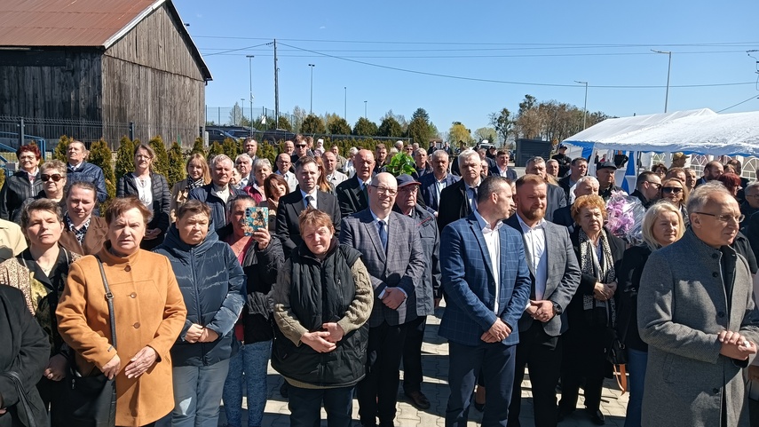 Urzędowe otwarcie z pompą  zdjęcie nr 346260