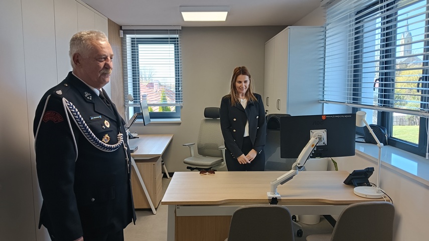 Urzędowe otwarcie z pompą  zdjęcie nr 346292