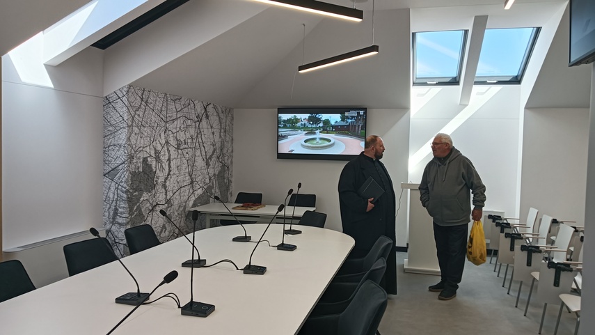 Urzędowe otwarcie z pompą  zdjęcie nr 346312