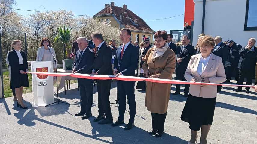 Urzędowe otwarcie z pompą  zdjęcie nr 346280