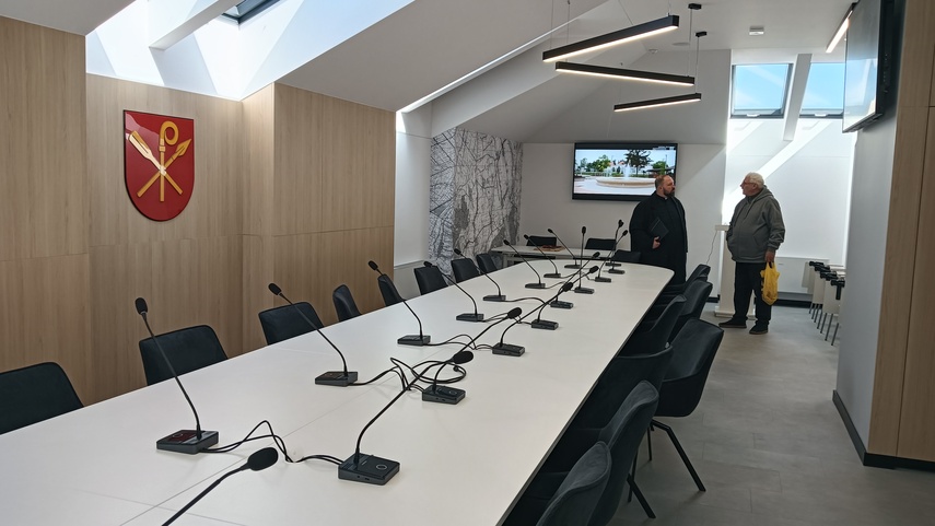 Urzędowe otwarcie z pompą  zdjęcie nr 346311